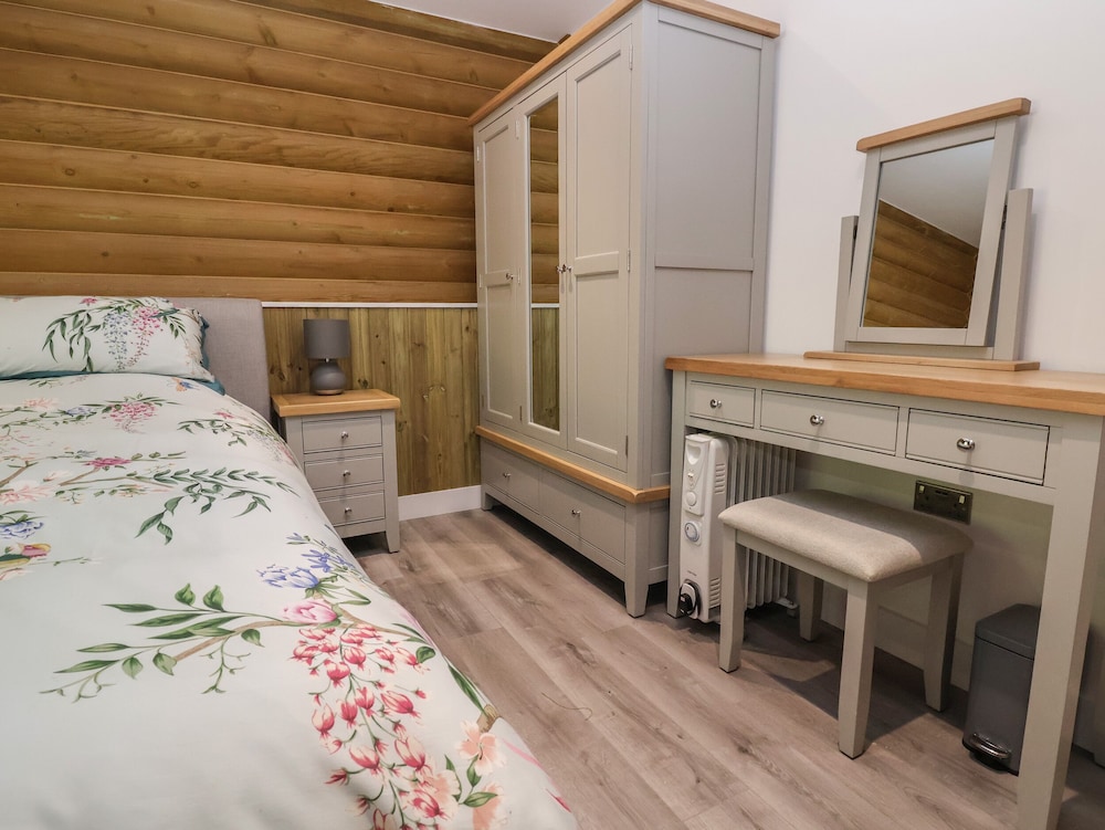 Redwood Lodge