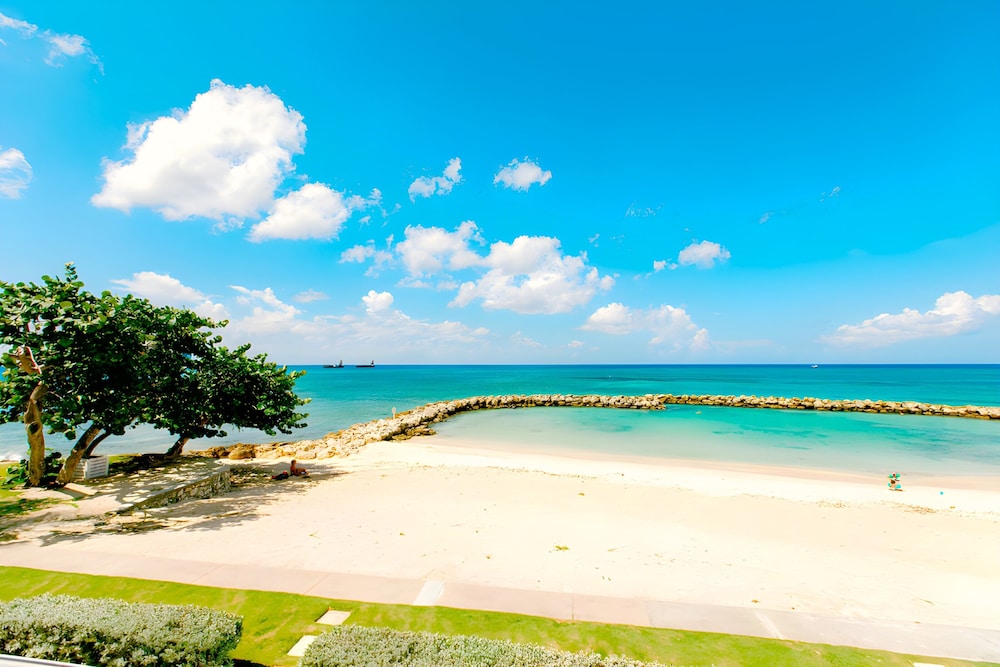 Cayman Luxury Rentals at Sunset Cove