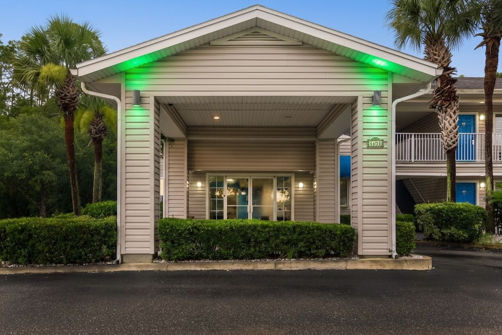Homestay Inn & Suites