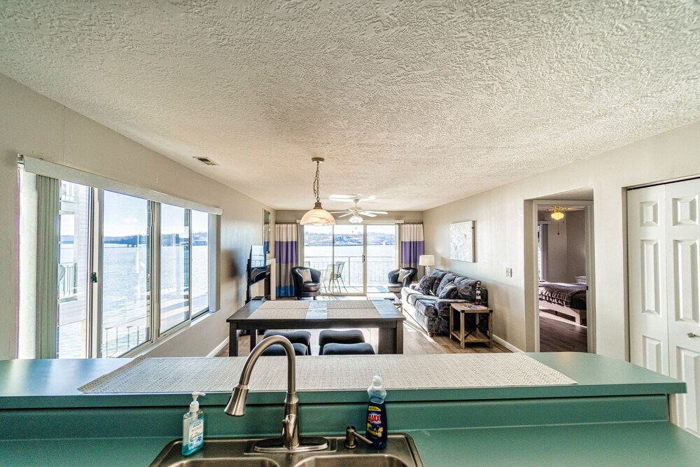 Osage Oasis Unmatched Views, Convenient Location