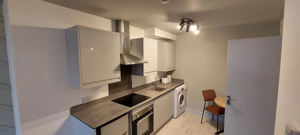 1 Bdr Modern Living in The Old Bank Hse