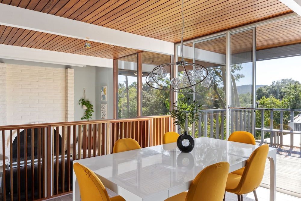 Mid-century Masterpiece With Pool Spa Tesla