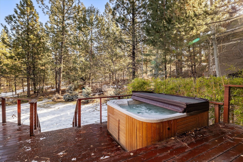 Skyliner Summit Chalet
