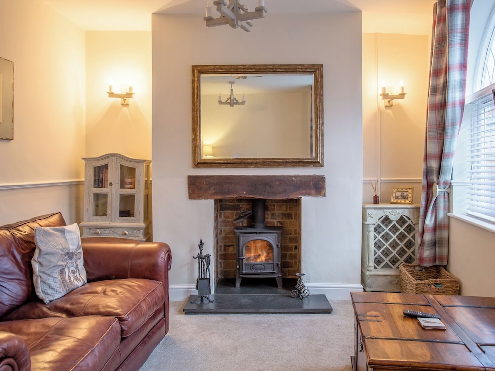 Charming 2 BD House in Tewkesbury Centre