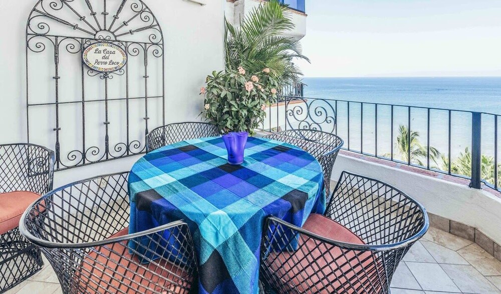 Ocean View 2Br Condo-balcony-beach-pool - 805