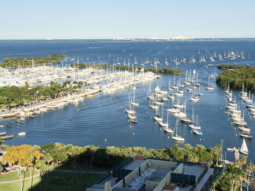 Ocean, Marina & City View Studio + Balcony #2