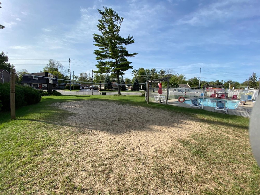 Wasaga Beach Inn And Cottages