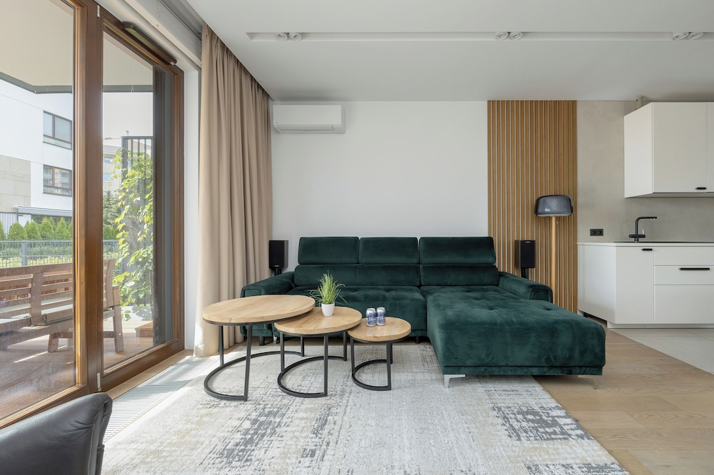 Family 3-bedroom Apartment by Renters view 3