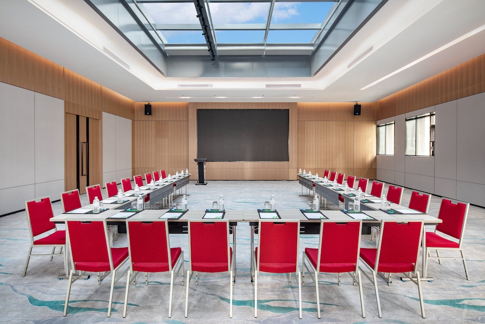 Holiday Inn Shanghai Nanjing Road by IHG 44
