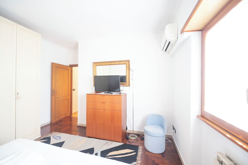 Luminous 2Br Family Apartment In Residential Area
