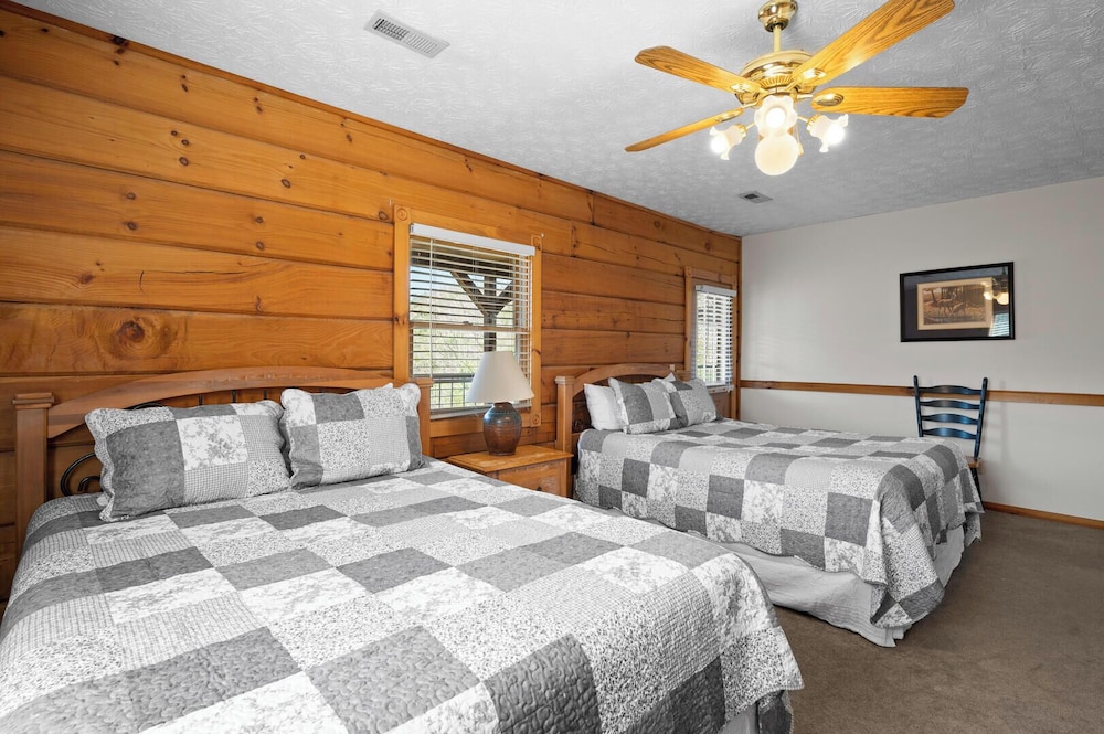 Country Pines Lodge