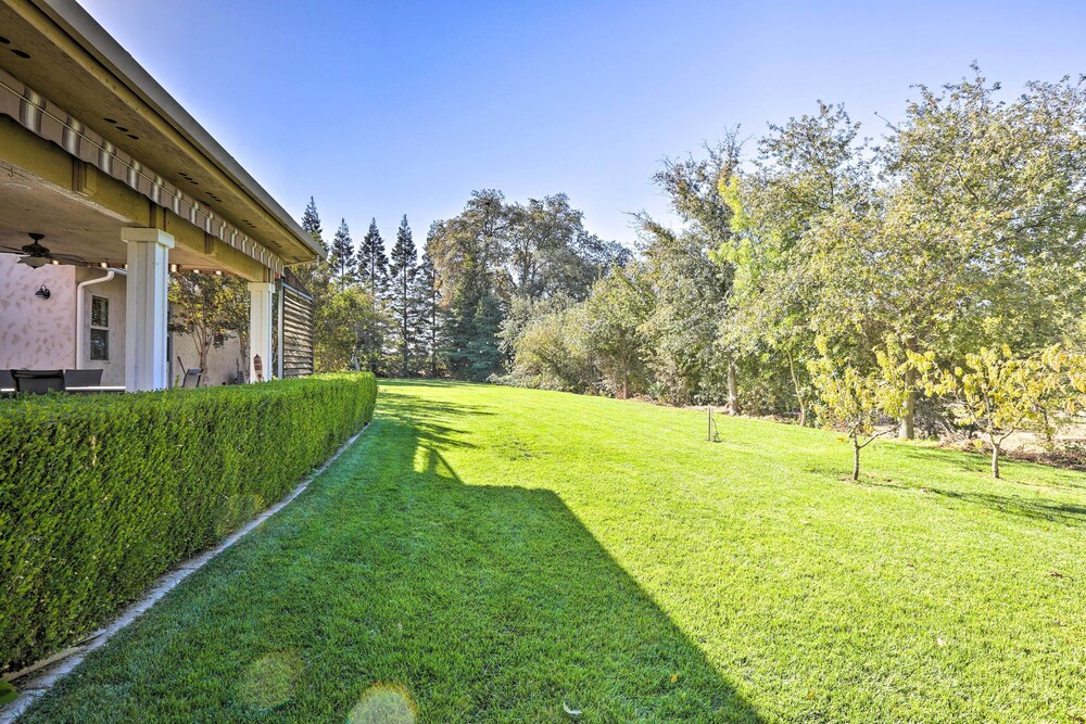 Chic Ranch-style Home on 33-acre Walnut Ranch - Property Image 5