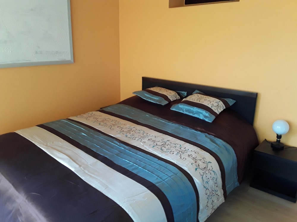 Photo 10