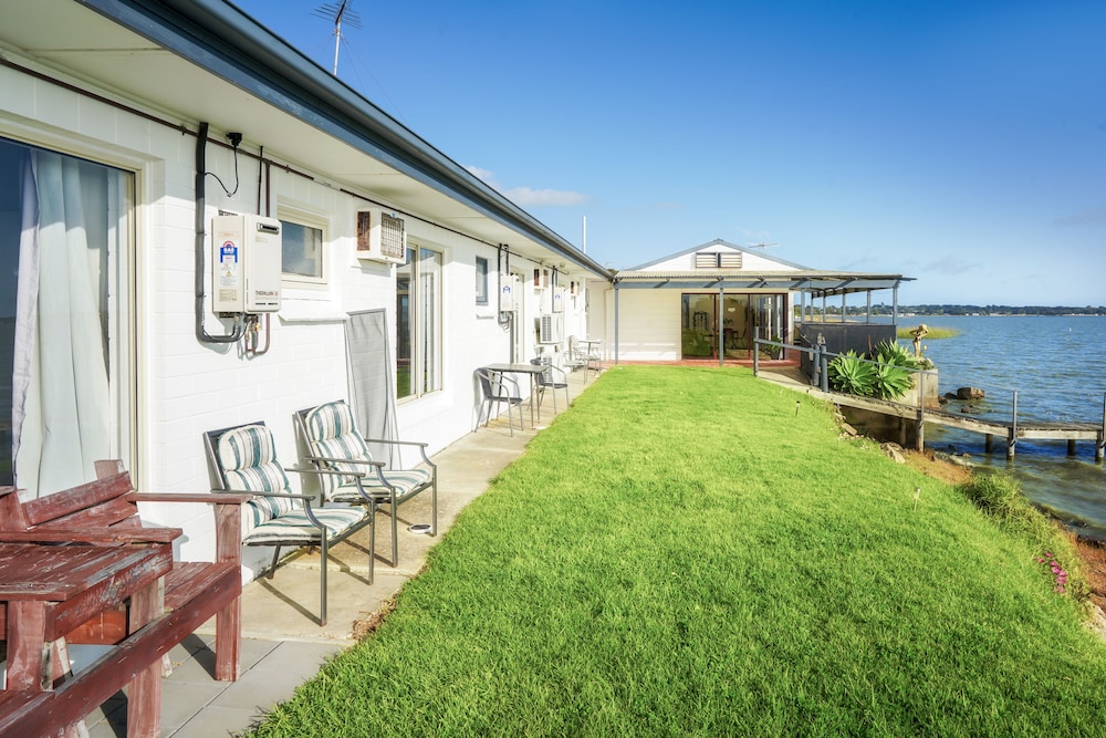 Meningie's Waterfront Motel