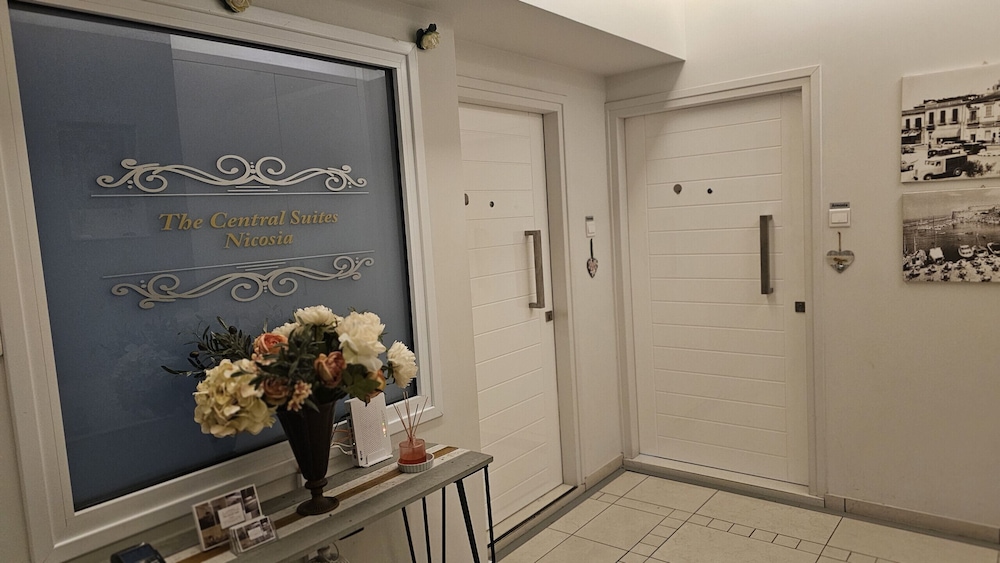 116 NIC 302b - Stay Armonia Central Suite