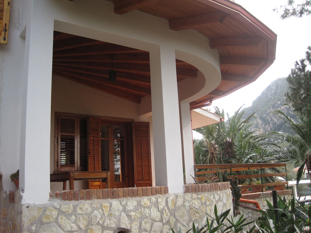 Villa Denise 100 Meters From the sea view 2