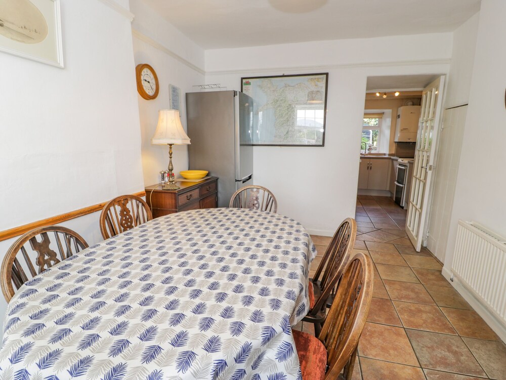 6 Glyn Terrace