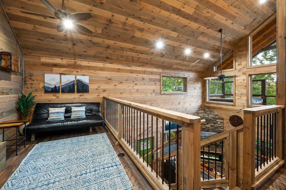 Goodness Gracious 3 Bedroom Cabin by RedAwning - Property Image 7