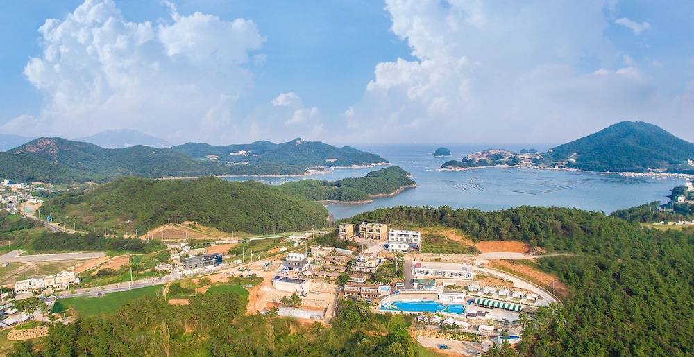 Yeosu Ggotnal Pension