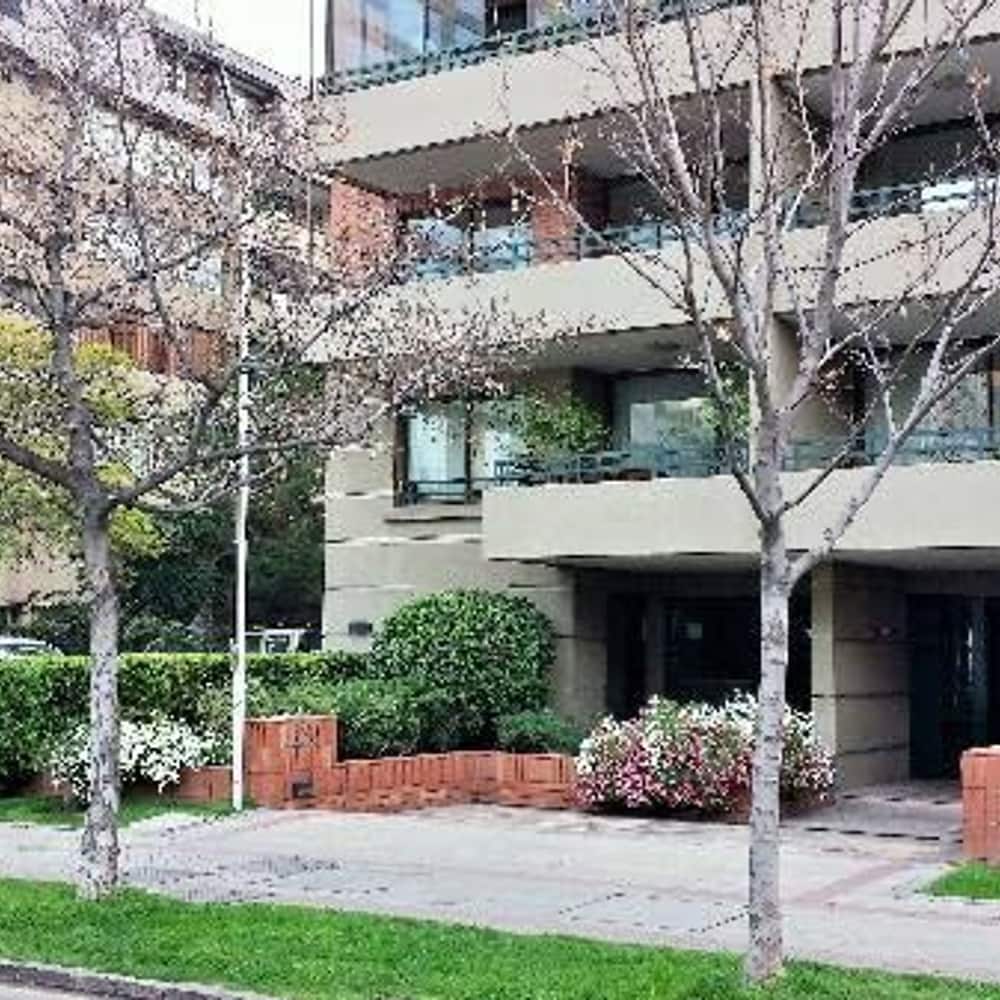 Carmencita St I Classic 1 Bedroom Apartment in El Golf