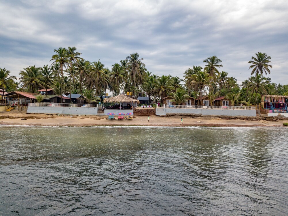 Vista Praia Beachfront Cottages
