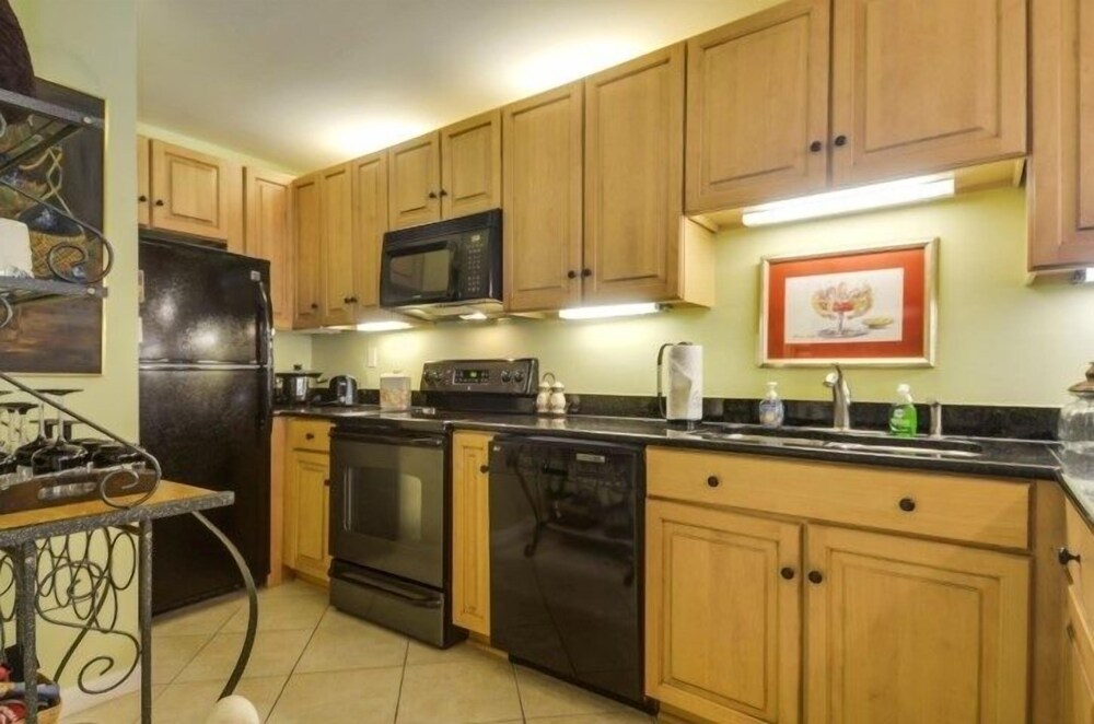 Darling Condo With Panoramic Views Of The Atlantic Ocean 2 Bedroom Condo by RedAwning