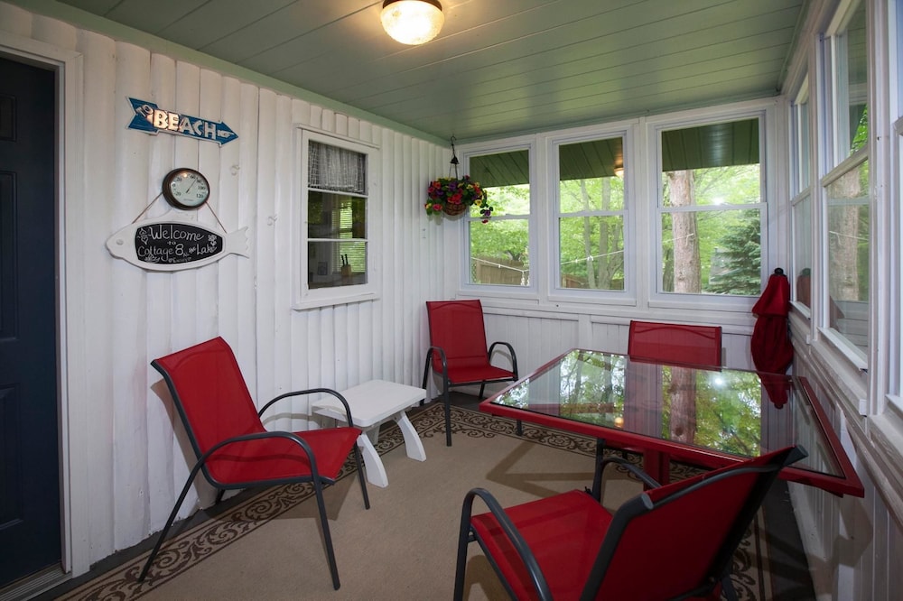 Goshorn Lake Cottages