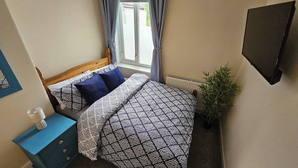 Charming 3-bedroom Home in Doncaster, Perfect for Family, Friends & Contractors