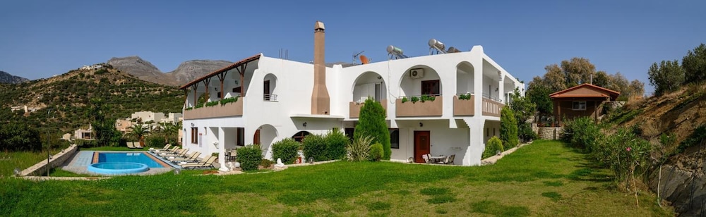 Anthos Apartments