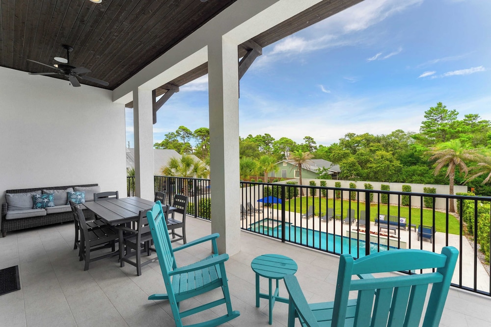 Walk to Beach + Pool, Hot Tub & Game Room 30A Ohana Grande by Avantstay