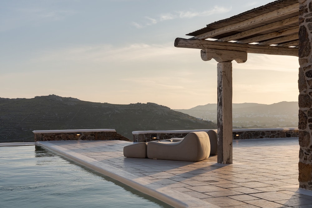 Mykonian Icon Villa
