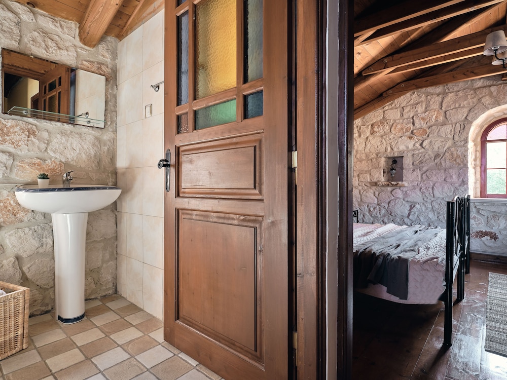 Diamond Suites