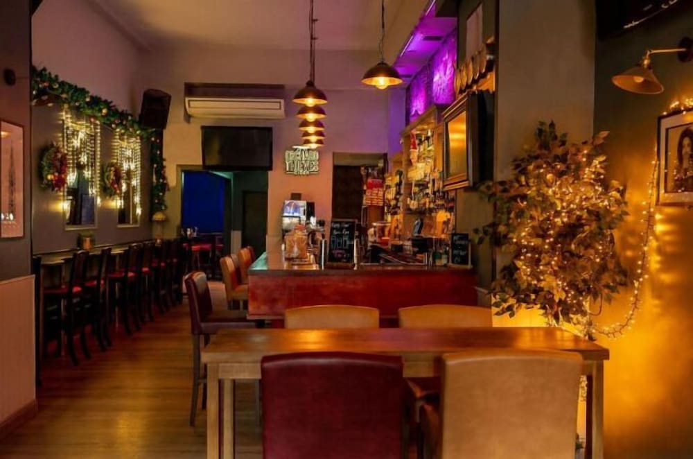 Brú Bar & Hostel