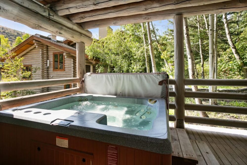 Pine Inn 9 - Two Bedroom with Spa Trail's End Lodge 2 Condo