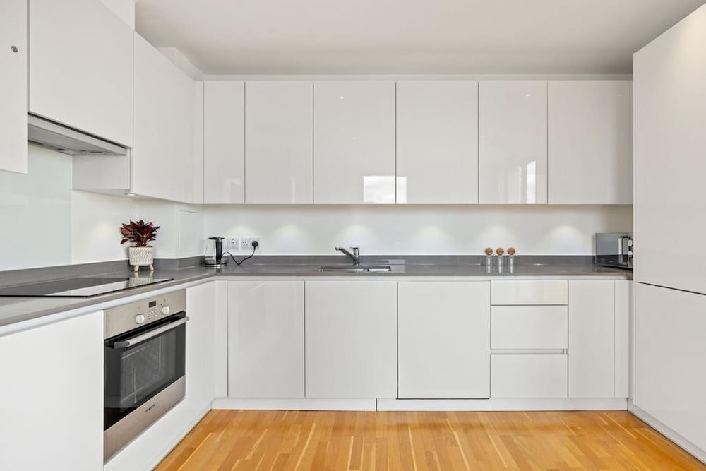 East Village Luxury Apartment - London