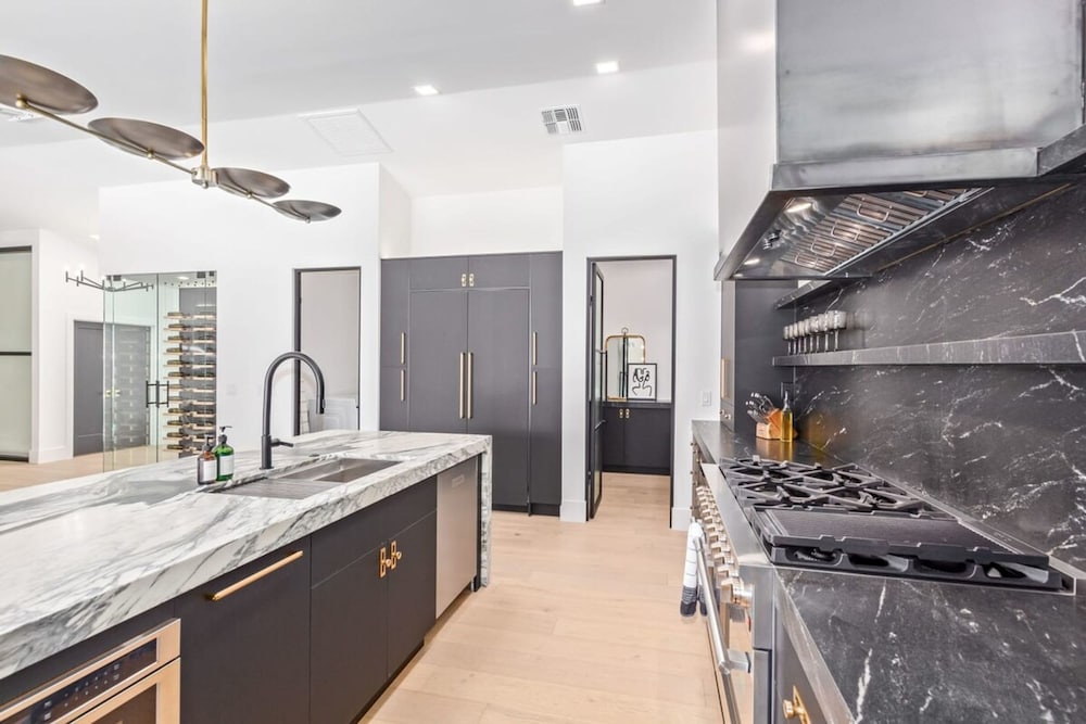 The Ashcroft New Build Htd Pool Chefs Kitchen