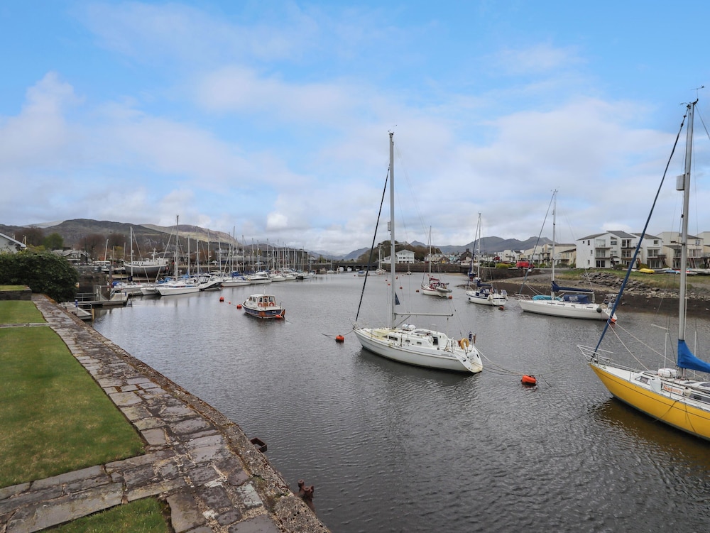 9 Oakley Wharf