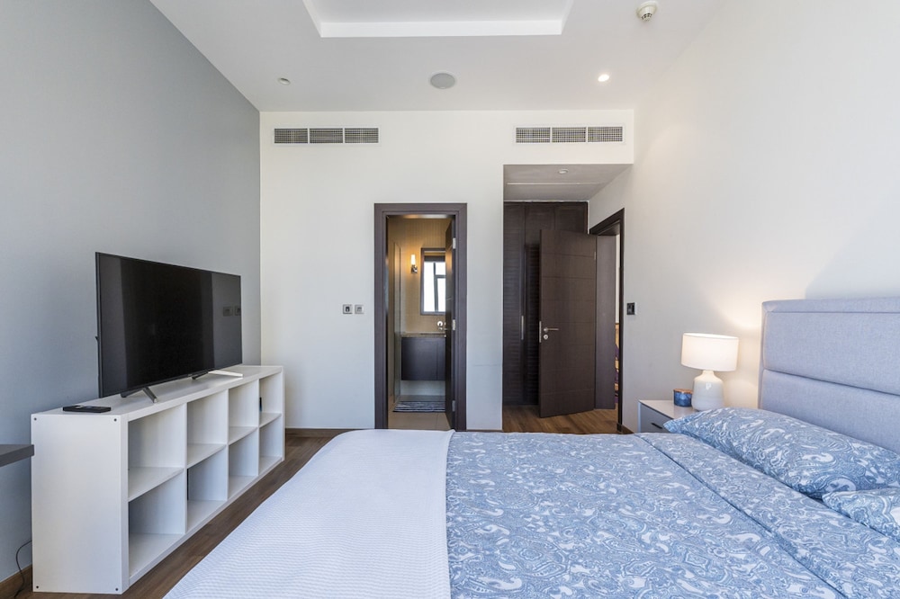 Emerald at Tiara Beach Residences With Atlantis Views