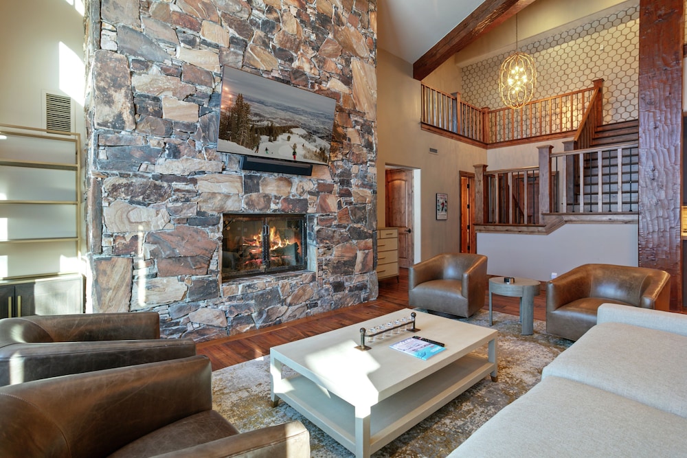 504 - Five Bedroom Penthouse Grand Lodge 5 Condo