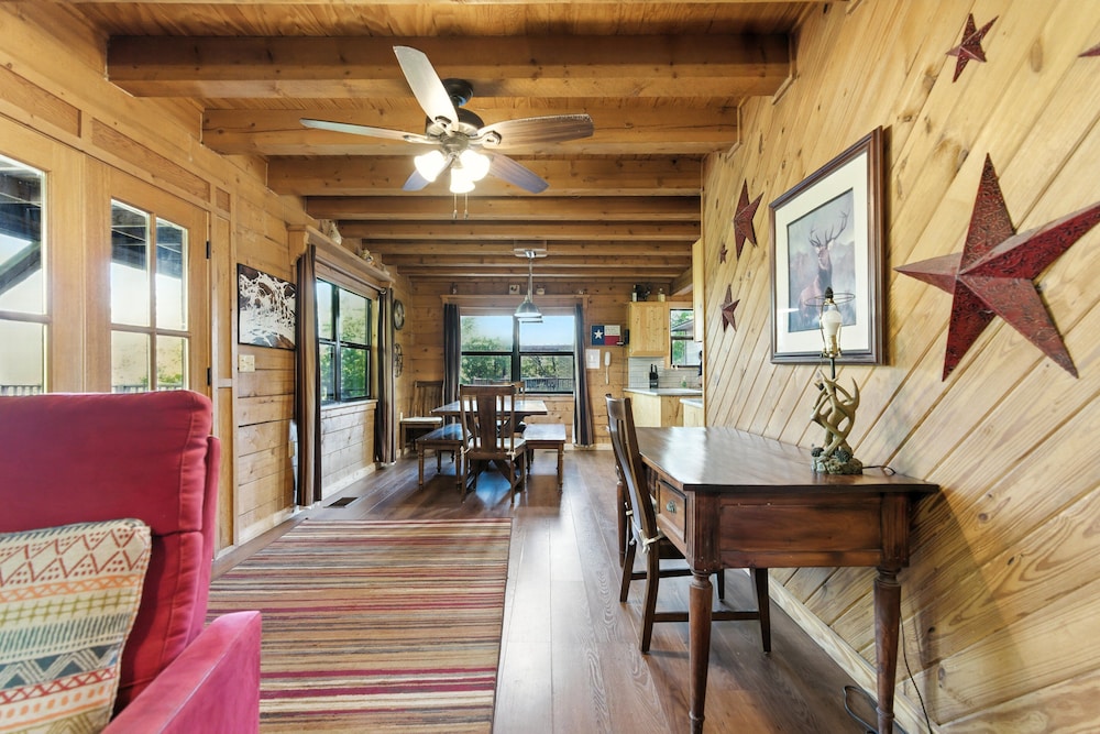 Frio Rivers Edge In The Heart Of Hill Country 3 Bedroom Cabin