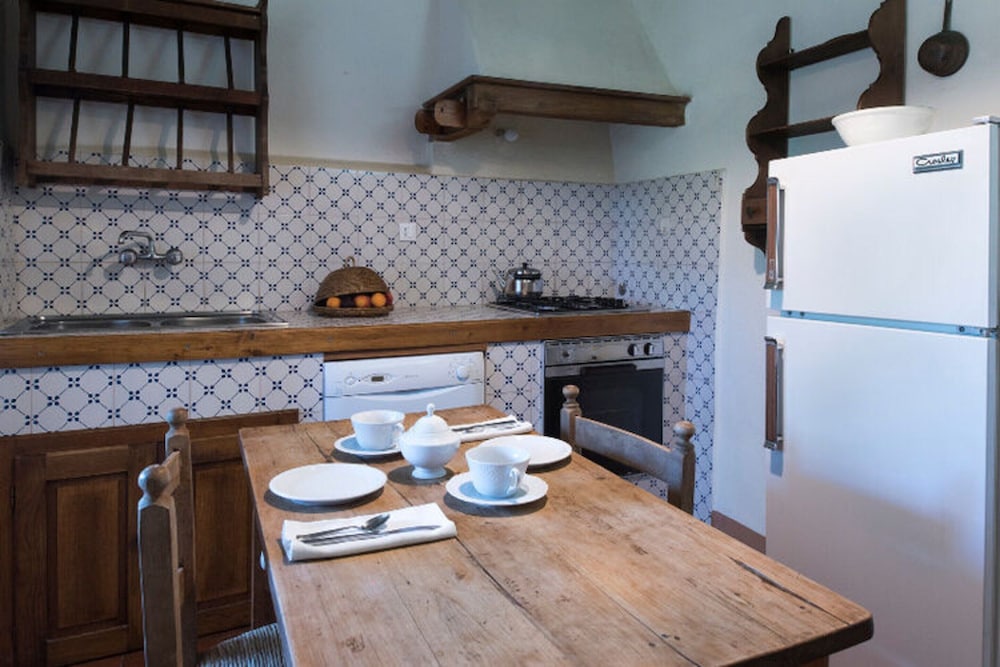 House in Tuscany Near Castello di Montozzi view 5