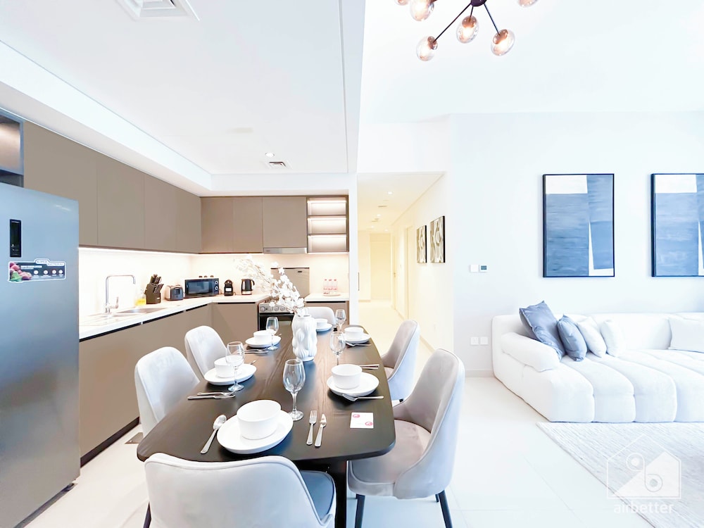 Luxury & Elegance at Burj Crown Downtown