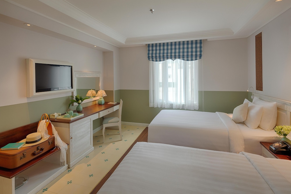 Au Lac Charner Hotel 13