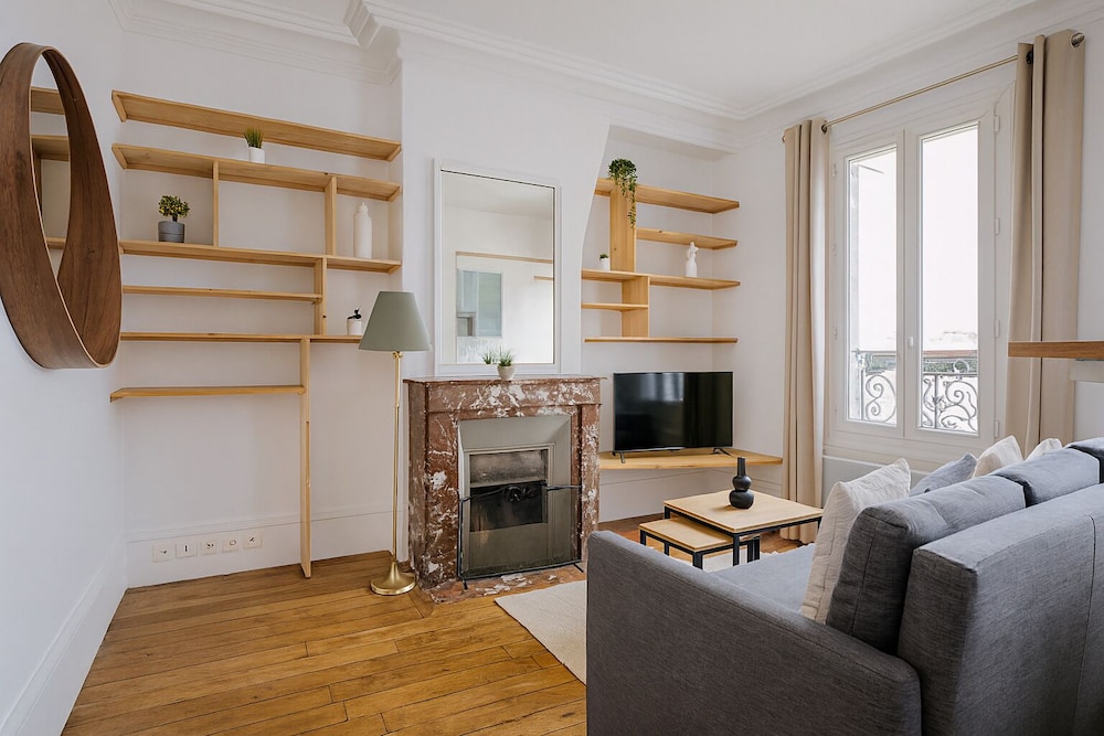 Spacieux appartement a Montmartre