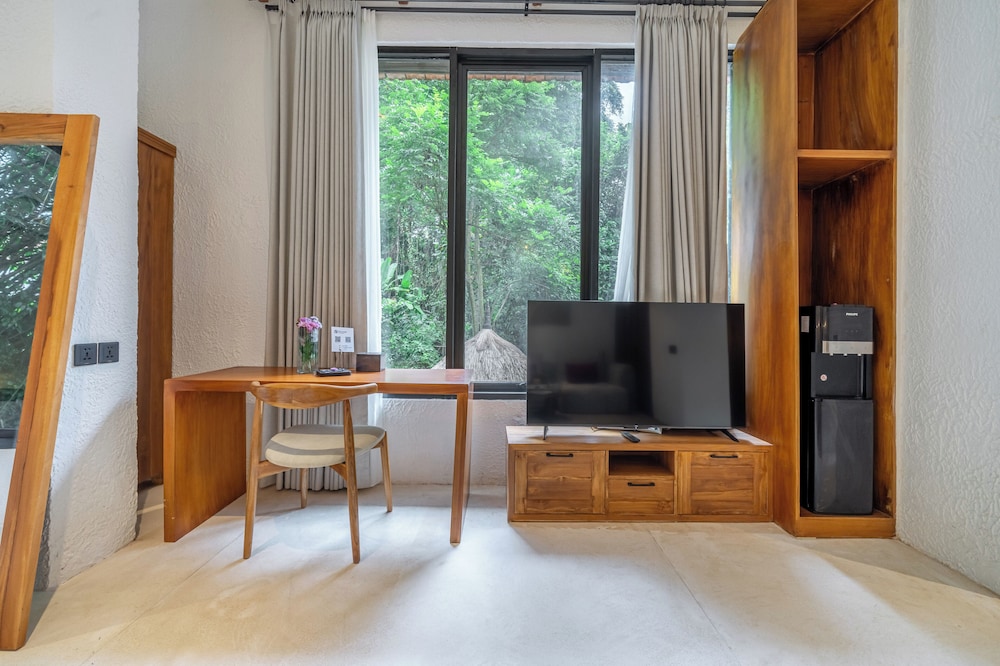 Sacred Jungle by EVDEkimi Ubud – Modern Villas and Apartments with Kitchens, Pools, & Personalized Concierge Service