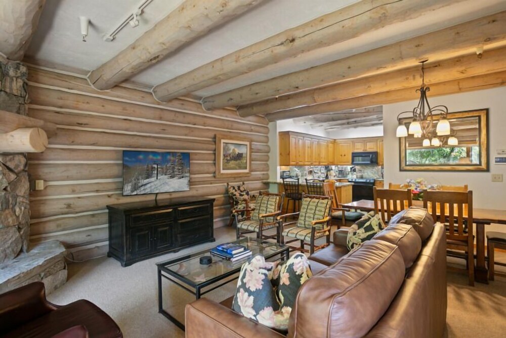 Pine Inn 9 - Two Bedroom with Spa Trail's End Lodge 2 Condo