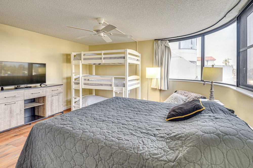 Balcony w/ Ocean Views: Daytona Beach Gem w/ Perks