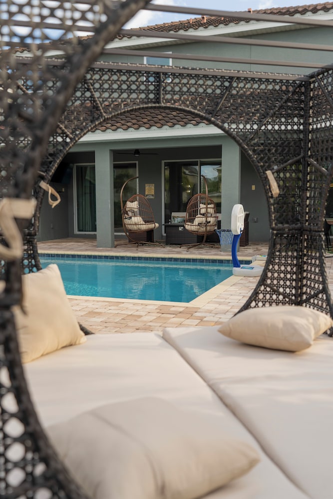 Spectacular 9BR Villa Your Dream Retreat