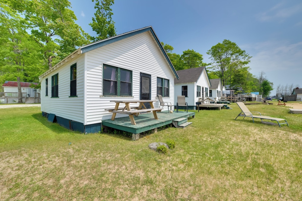 Cabin 8 on Lake Huron in Les Cheneaux Islands!
