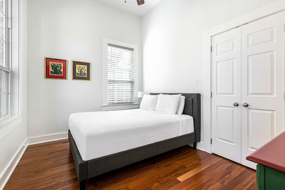 Spacious 5 Bedroom Near Magazine St & Uptown - Image 5